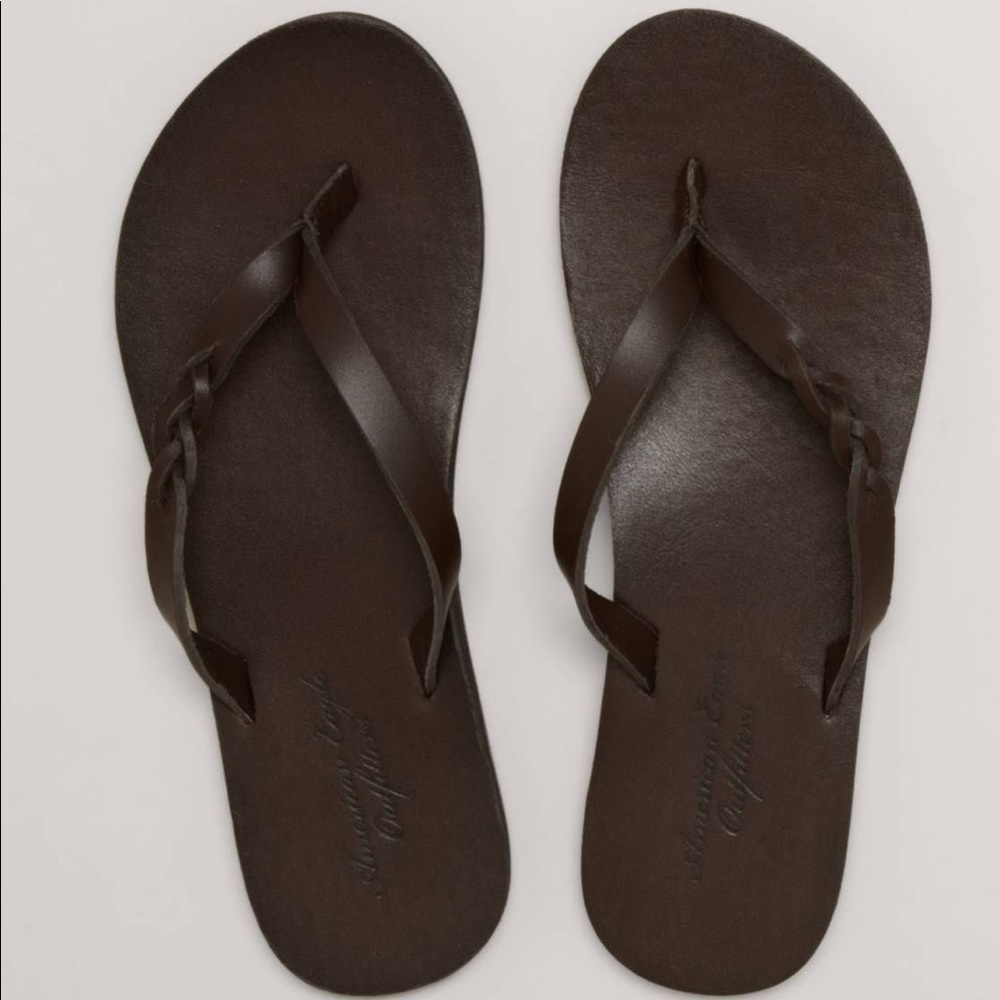 American eagle leather flip flops